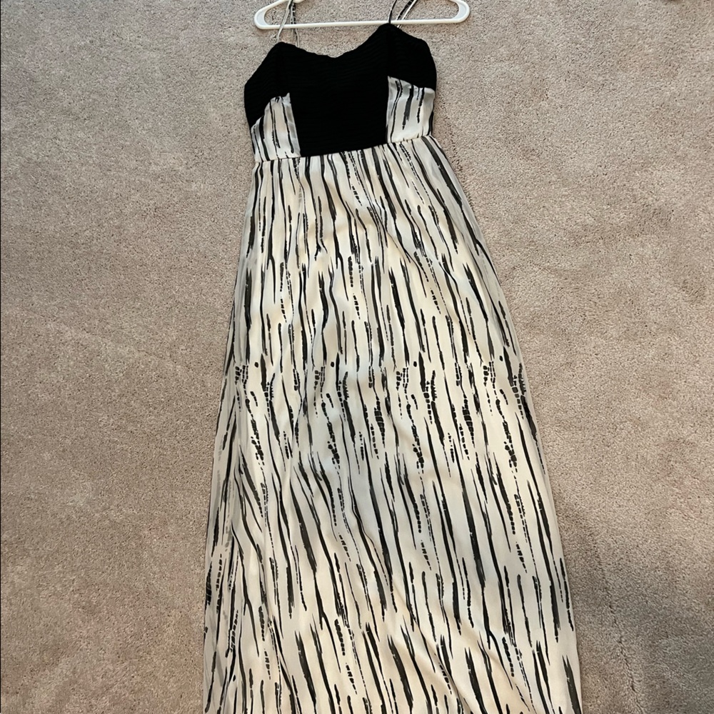 Bar III maxi size small black and white